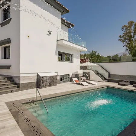 Banus - - Just A Few Steps From The Port-beach *