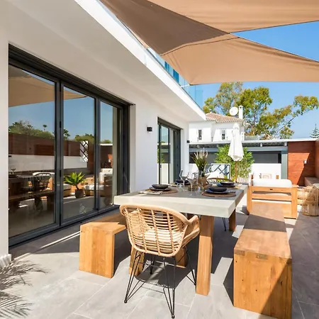 Villa Banus - - Just A Few Steps From The Port-beach